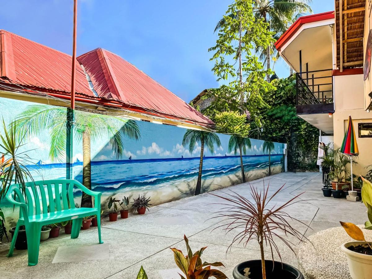 White Shamrock Beach Hotel Balabag  Экстерьер фото