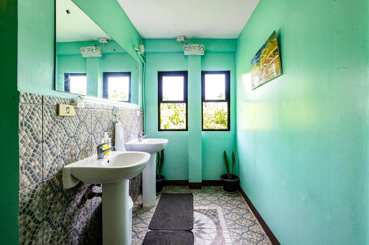 White Shamrock Beach Hotel Balabag  Экстерьер фото