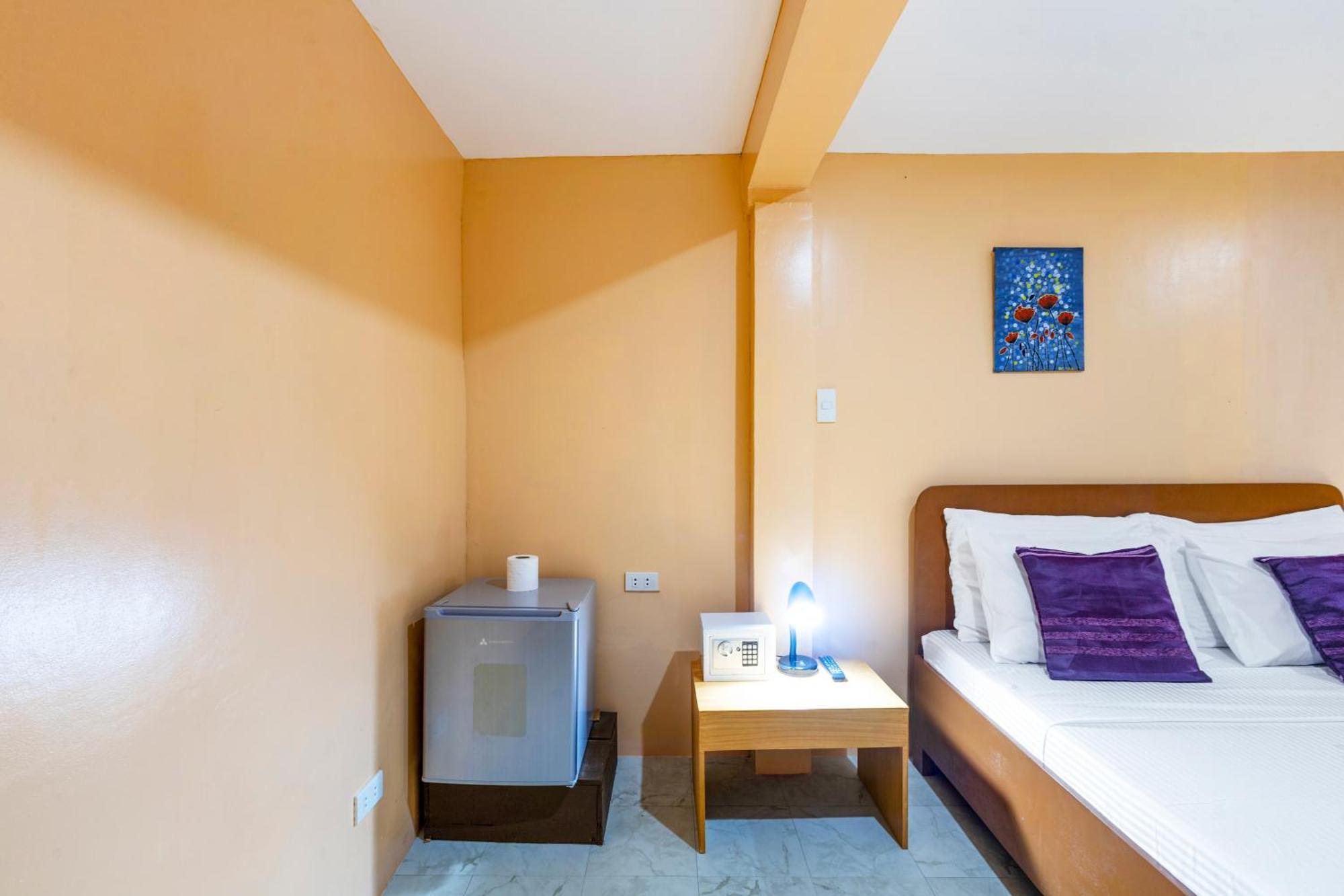 White Shamrock Beach Hotel Balabag  Номер фото