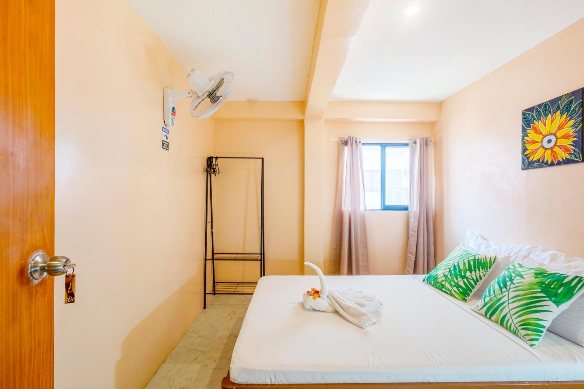White Shamrock Beach Hotel Balabag  Номер фото